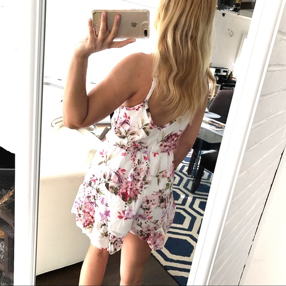 ‼️LAST ONE, Size S 👉🏼 Pink Floral Romper 🌸🌿 - Picture 5 of 8